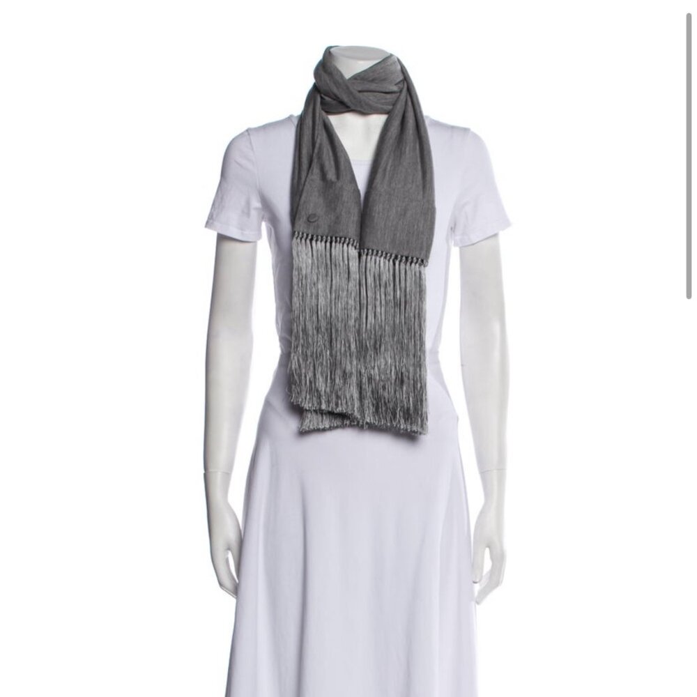 EUC BURBERRY GRAY SCARF WITH LONG FRINGE